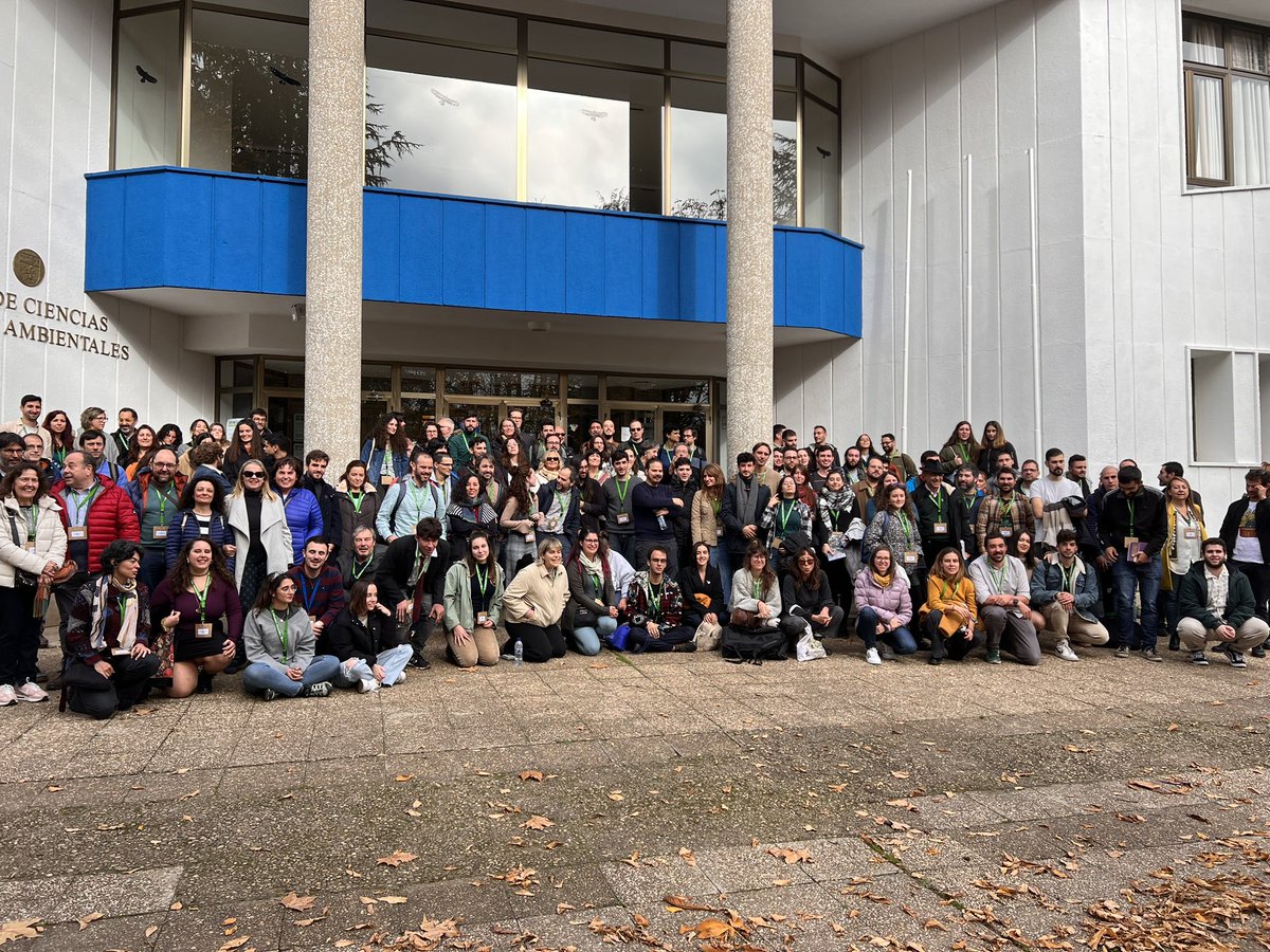 CarmenAcedo's tweet photo. Fantásticas Conferencias  #IVSimSEBOT de muy alto nivel científico

Gran cantera de jóvenes botánic@s 

¡Gracias a participantes, asesores y patrocinadores @OficialSebot @unileon #FCCBA @HerbariumLeb #AHIM 

Un placer presidir #VISimSEBOT con @EstrellaASaiz y @pablomurod https://t.co/rZnF6TKPrS