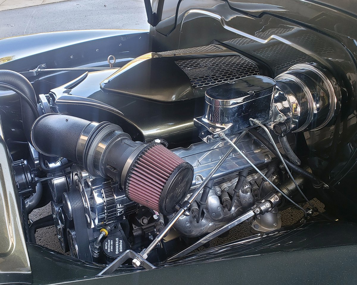 Barrett_Jackson's tweet photo. An LS-swapped #RestoMod! This 1951 @Chevrolet 3100 #5window pickup was custom-built and sits on a #Chevy S10 frame with power coming from an all-aluminum fuel-injected 6.0L LS engine. Rolling across the block with No Reserve, January 20-28
Learn more: https://t.co/6eoHJB1jVQ https://t.co/LrF4skYm1n