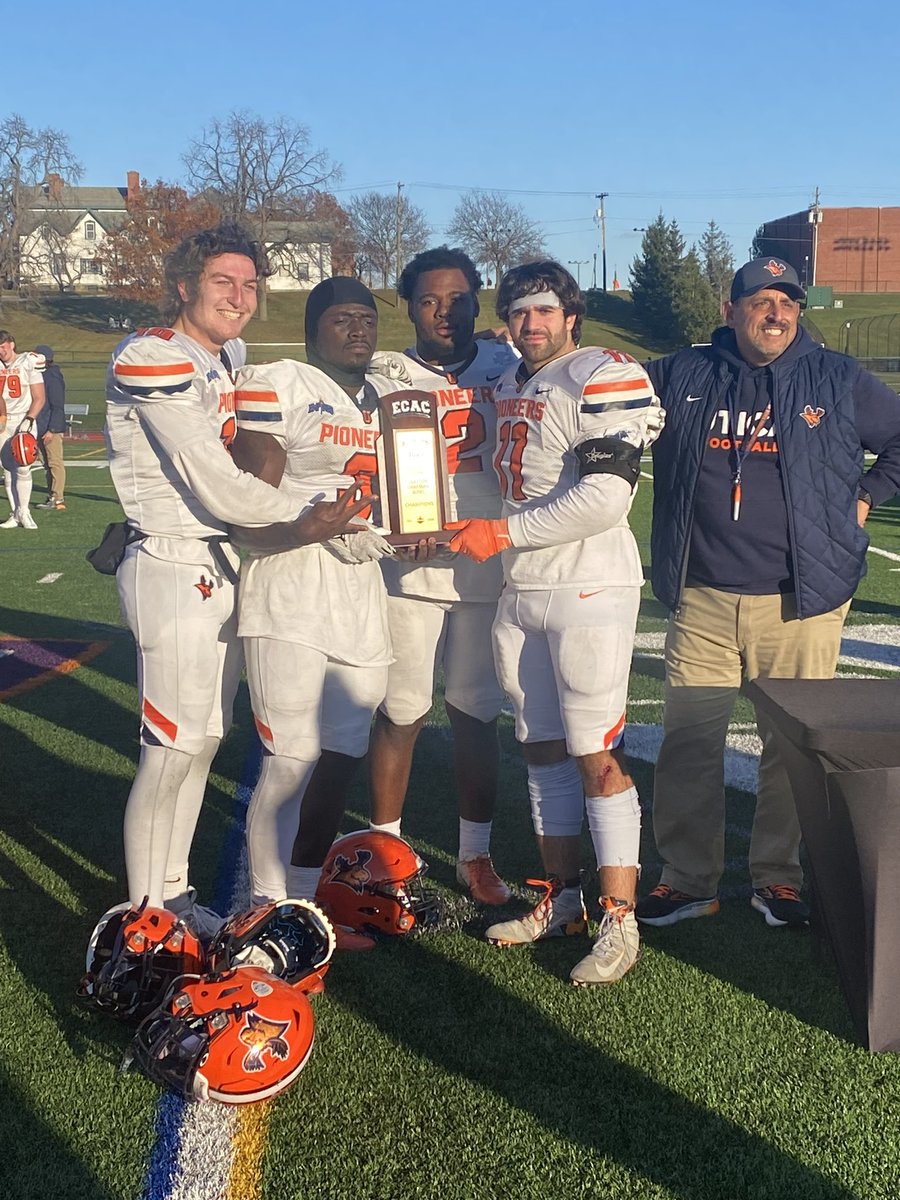 Utica_Football's tweet photo. Survey Says: ✅ 

One More For The Good Guys ✅ Clayton Chapman Champions 💍

Anthony Fasano MVP ✅✅✅

4 Games This Season With NO TD Allowed❌

3 TOs ❌✈️

#FearIt #ClaytonChapmanChampions #Uncommon https://t.co/PmFhe53JRn
