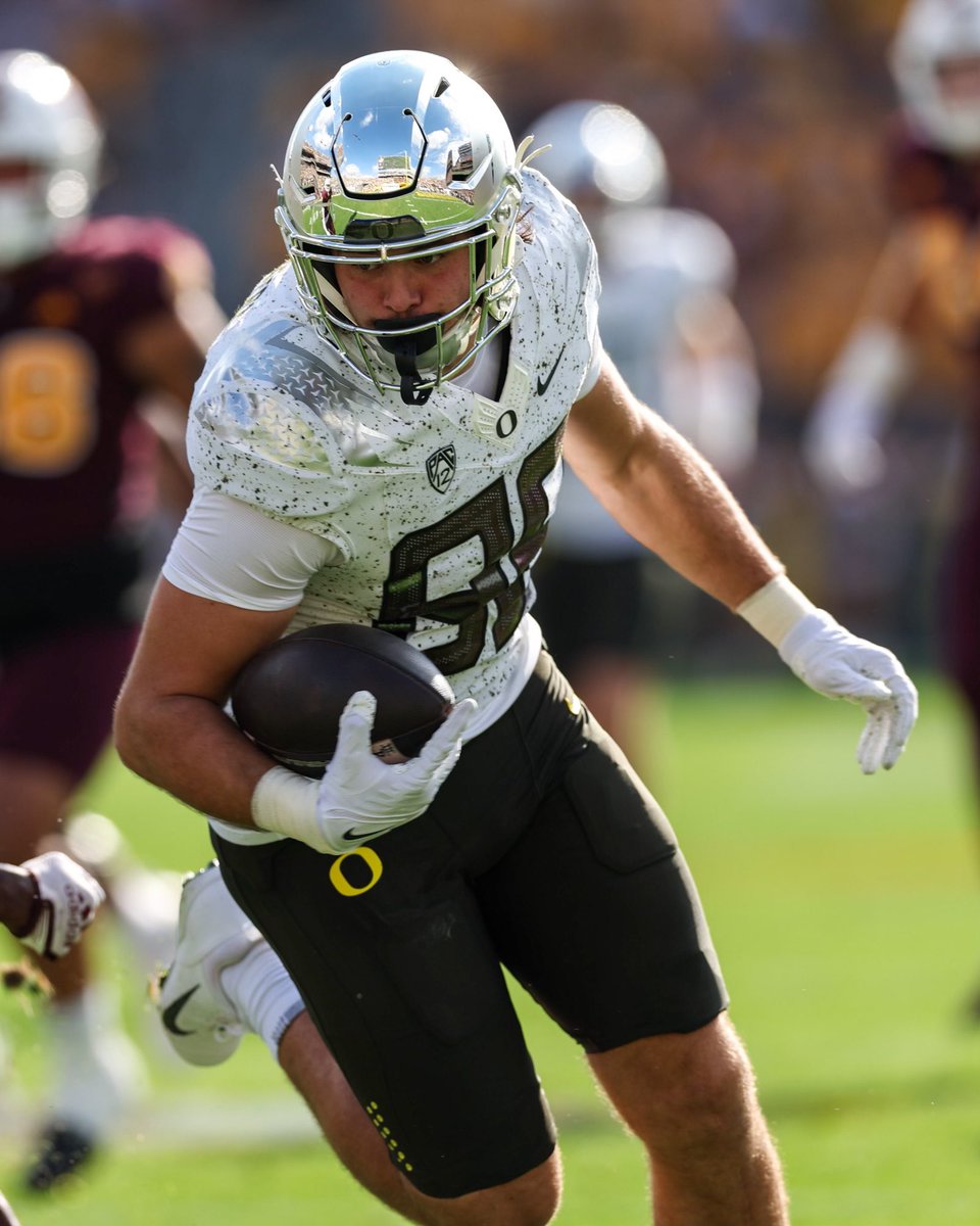 oregonfootball's tweet photo. Have a day, Patrick Herbert!

49-yard TD from @BoNix10, his second of the day 🔥

Ducks lead 14-0. 

#GoDucks https://t.co/M8VP0MjlIP