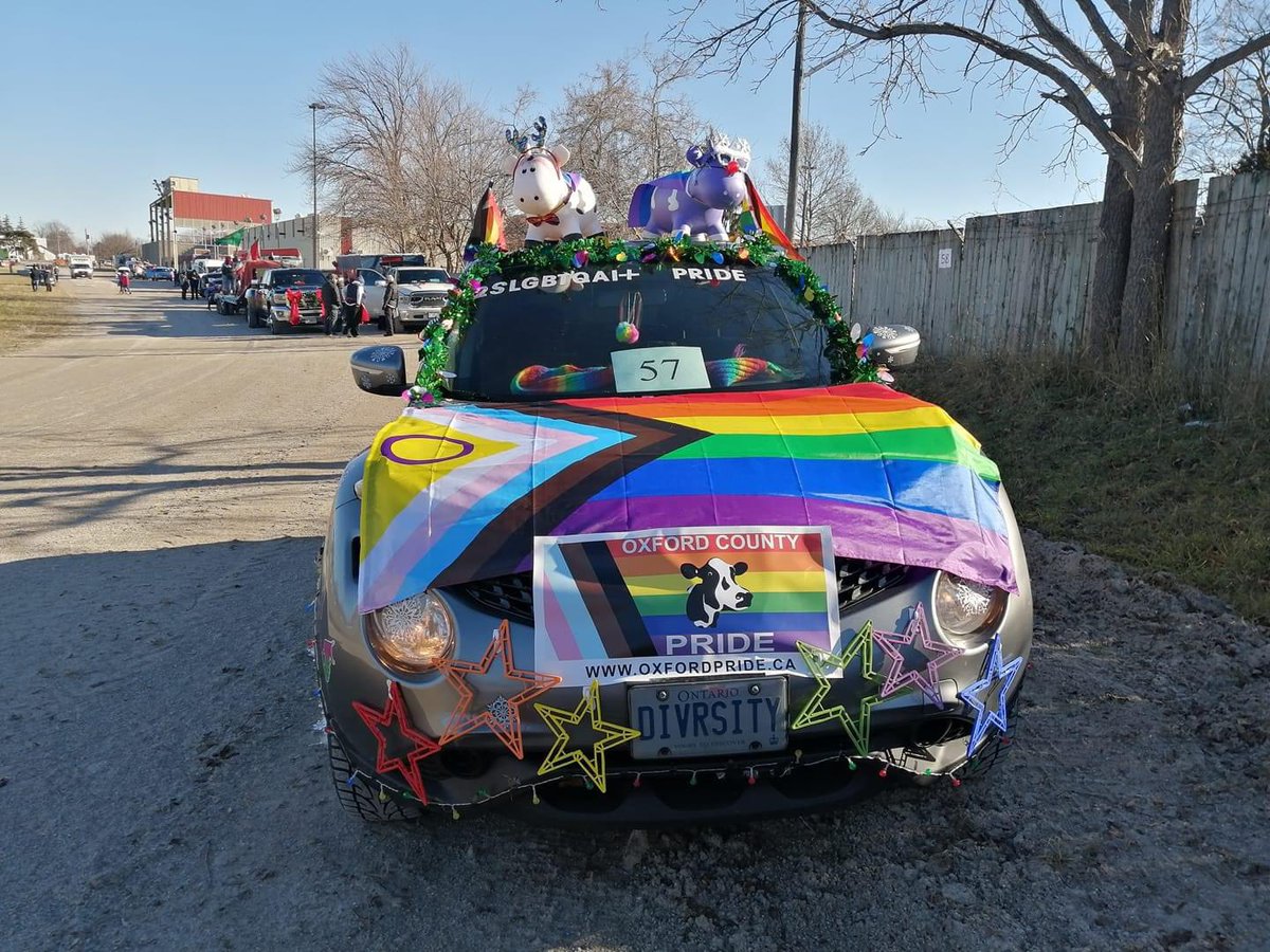 Who’s excited for the Woodstock Santa Claus parade?!! We sure are!!! Hope to see you tonight. ❄️