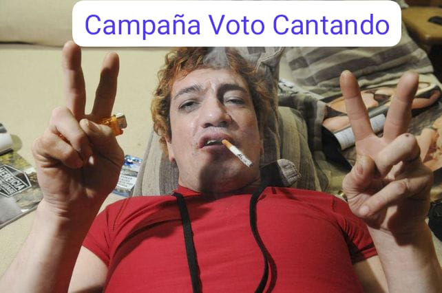 VOTO CANTANDO
Mañana vamos a las urnas a decidir el futuro de nuestro país. Te proponemos que vayas con tu remera rolinga para mostrar que lxs rolingxs estamos contra milei.

"La patria de Perón
Y de Guevara, el Che
Hoy patria con dolor
Que agita tantas cosas en mi corazón"