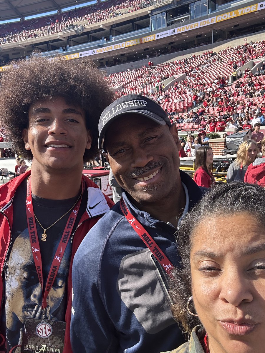 EvanHaynes's tweet photo. Thank you to @AlabamaFTBL for the invite to the game today and the amazing hospitality shown!! Can’t wait to be back on campus! @MikeHaynes81 @CoachJT1515 @HolmonWiggins @BAMACoachG @T_Rees11 @LagonzaJr @NEGARecruits @RecruitGeorgia @JeremyO_Johnson @ChadSimmons_ @caleb_downs2 https://t.co/DO7zIi6WBh