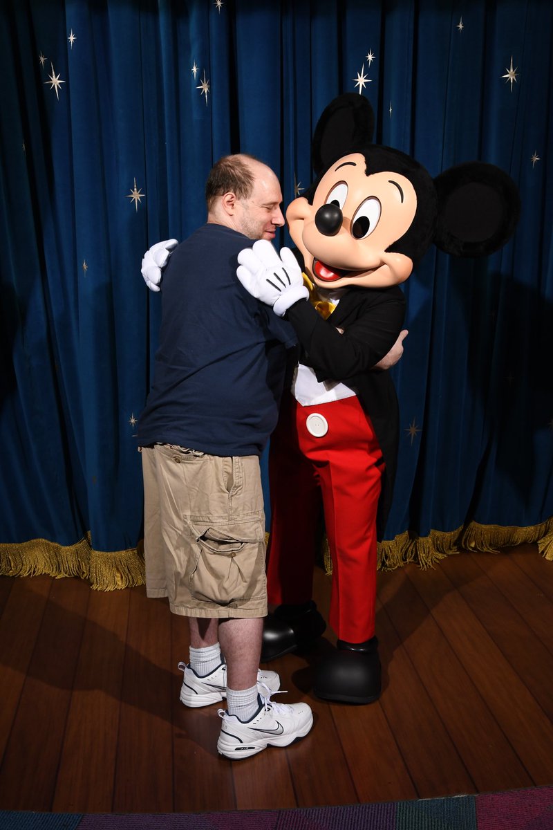 DMan016's tweet image. #HappyBirthdayMickey Love you.