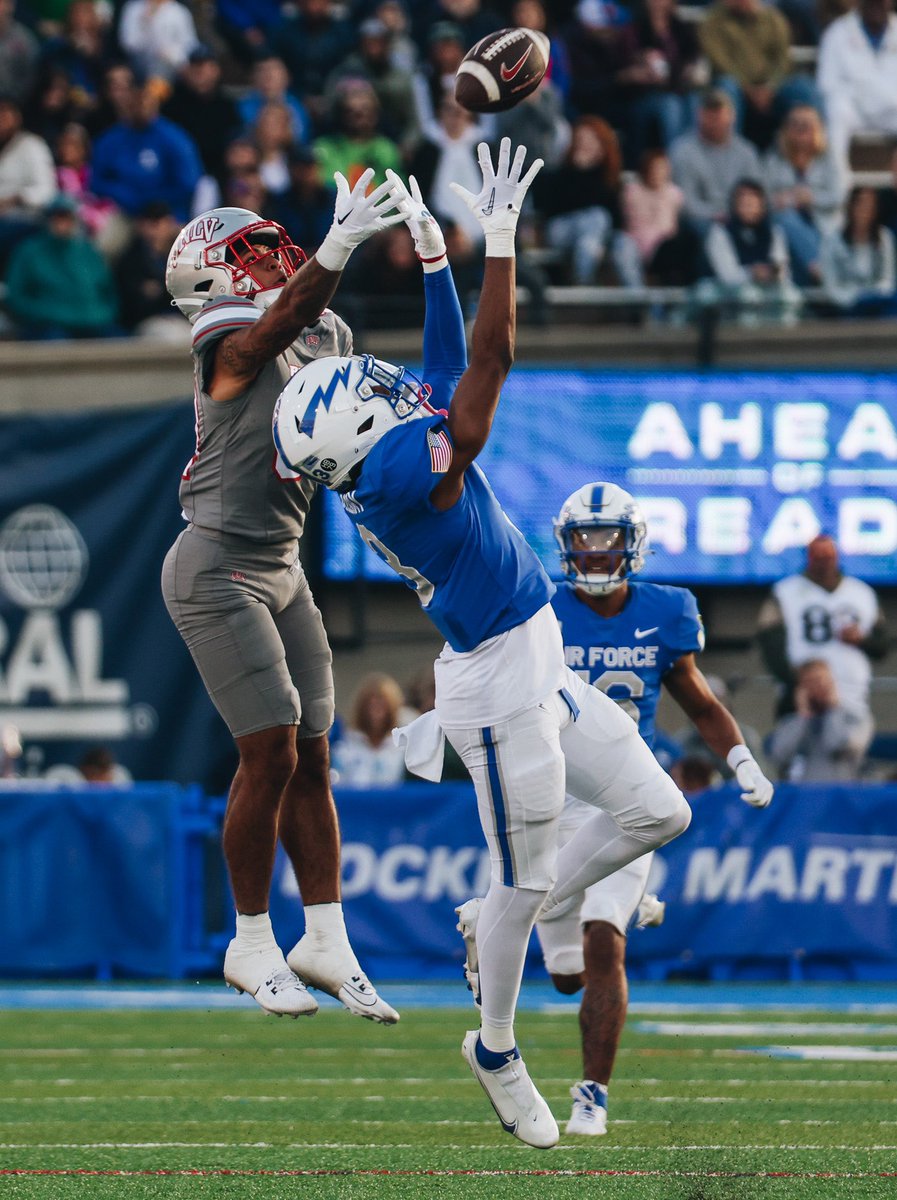 UNLV beat Air Force 31-27 tonight at Falcon Stadium in Colorado Springs, making UNLV the top team in the Mountain West conference