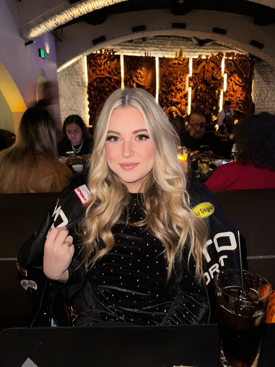 The Blonde Broker tweet media