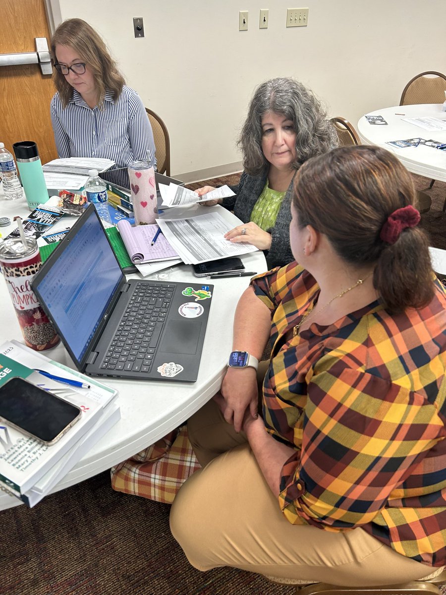 dwillisnnps's tweet photo. Continuous #schoolimprovement supports a #buildership #mindset🧱
#whatarewebuilding @nnschools? #whyisitimportant? #whatroledoeachofusplay? @Robyn_Mindsteps 100% #AchievementUnlocked https://t.co/7JxSy9JZdn