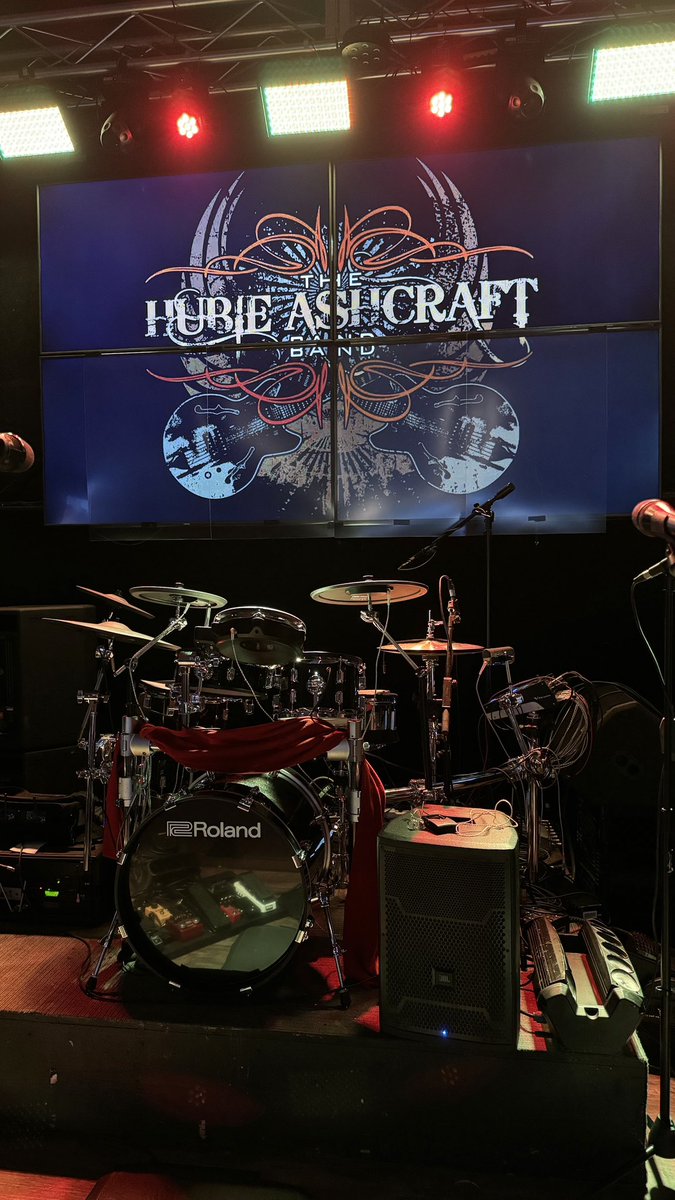 GMusicLab's tweet image. Ready to hit the stage with Hubie Ashcraft!