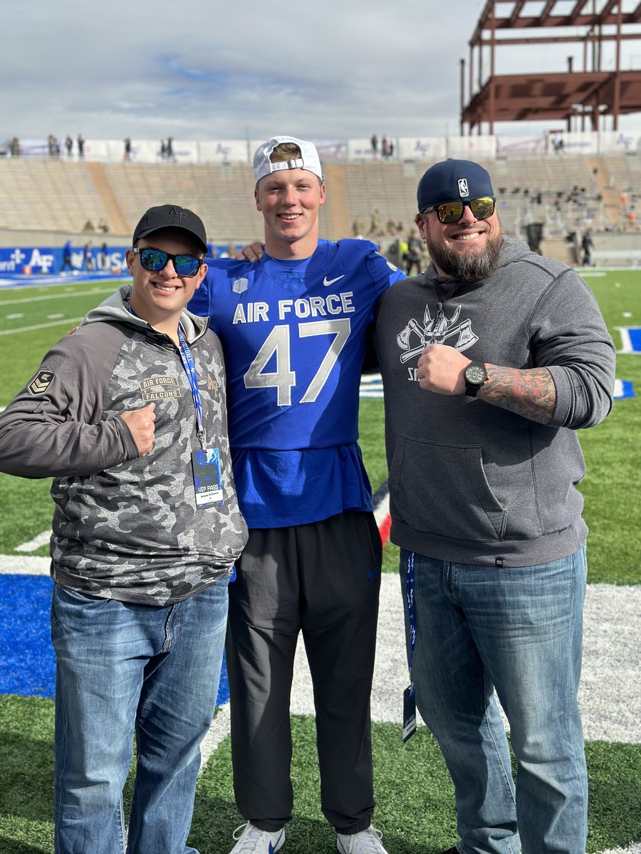 SixZeroAcademy's tweet photo. Hell of a #CollegeFootBallRecruiting visit @AF_Football for ‘28 #OL #DL @NickM6013! Great to see & talk shop w/ Coach @Brian_Knorr, @LukeMeyer_47 & a bunch of the #DungeonFamily! Heartbreaker on the gridiron but GD do I love @AF_Football & how they do things! @BenGarland63 @sixzeroequip @Zero2SixtyPod