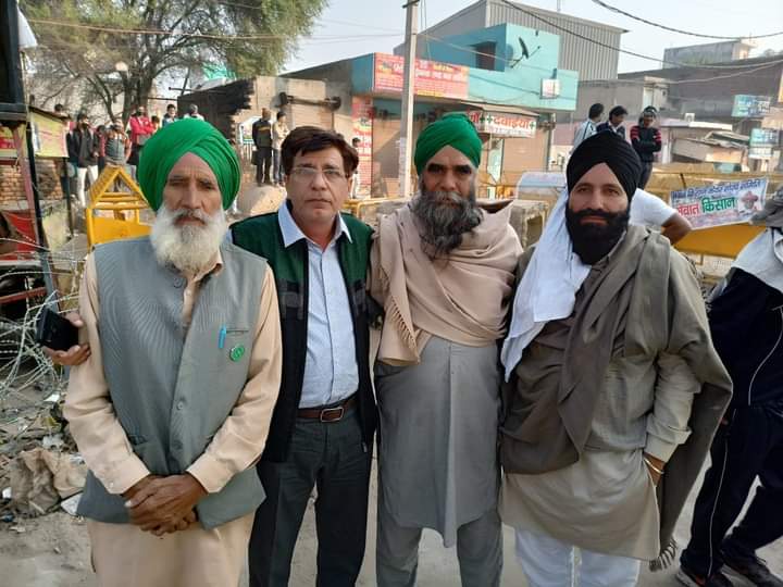 jagmal_chahal's tweet photo. आज के दिन तीनों कृषि कानूनों को वापिस लेने की घोषणा की थी प्रधान मंत्री जी ने
देश से माफी भी मांगी थी और कहा था शायद मेरी तपस्या में कोई कमी रह गई होगी
750 के करीब आंदोलन के दौरान किसान शहीद हुए
किसानों को खालिस्तानी,उपद्रवी,अय्याश,ठलवे,लूटेरे व आंदोलनजीवि कहा‌ गया
कुछ निजी यादें https://t.co/1LOOEXskMi