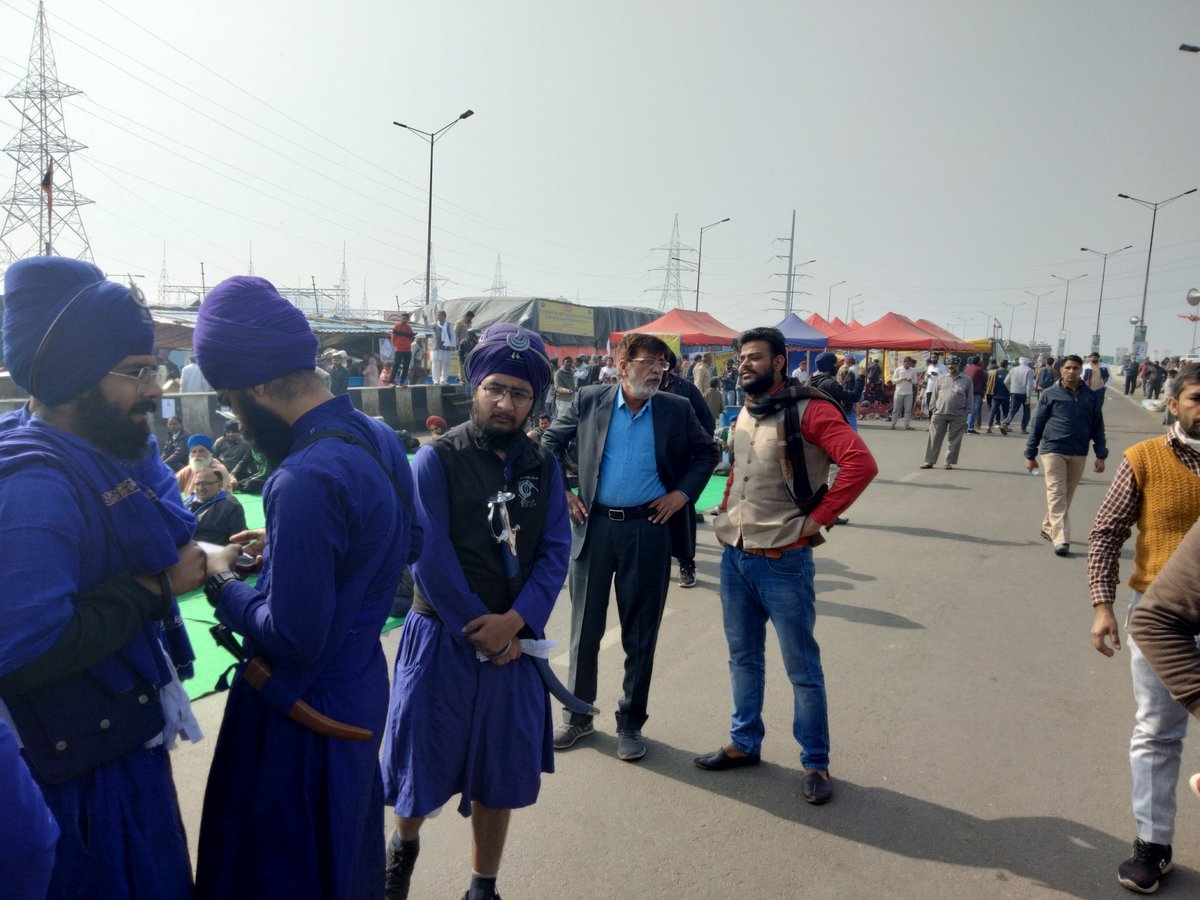 jagmal_chahal's tweet photo. आज के दिन तीनों कृषि कानूनों को वापिस लेने की घोषणा की थी प्रधान मंत्री जी ने
देश से माफी भी मांगी थी और कहा था शायद मेरी तपस्या में कोई कमी रह गई होगी
750 के करीब आंदोलन के दौरान किसान शहीद हुए
किसानों को खालिस्तानी,उपद्रवी,अय्याश,ठलवे,लूटेरे व आंदोलनजीवि कहा‌ गया
कुछ निजी यादें https://t.co/1LOOEXskMi
