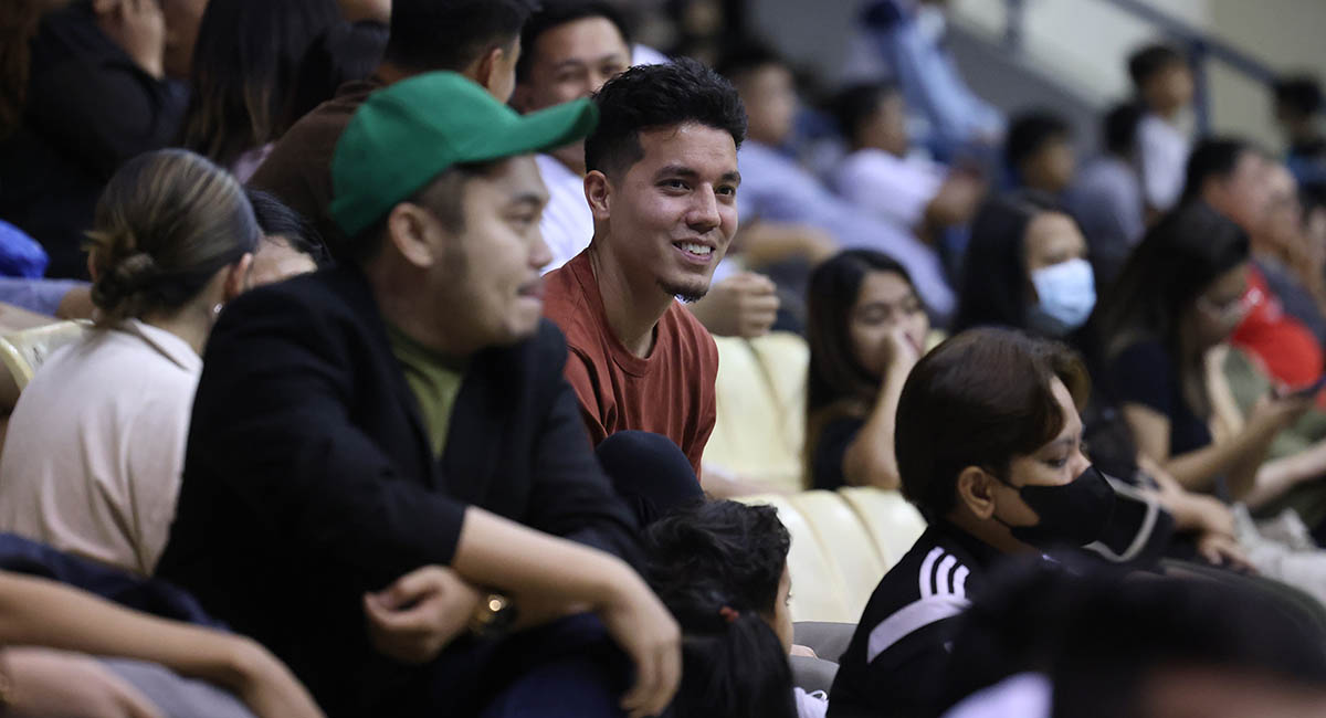 spinph's tweet image. Matthew Wright shows Phoenix some love, but rules out return to PBA anytime soon / By @gerardmos

Wright reconnects with Phoenix while on break; says he plans to play in the B.League 'as long as I can' #Wrightstuff

Full story &amp;gt;&amp;gt;  spin.ph/basketball/pba…