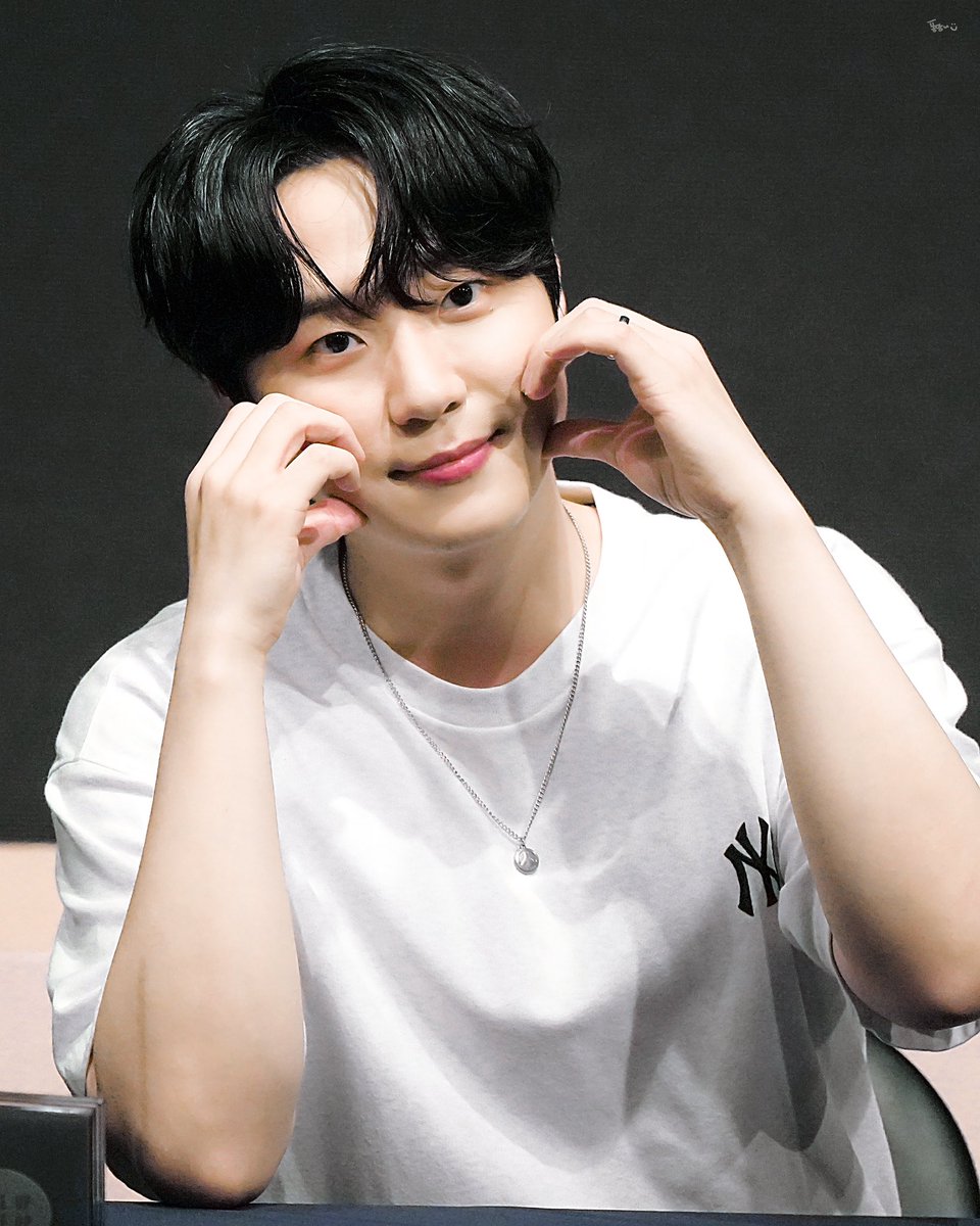 231117 씨팩토리 팬사인회

💖🧸💖

#고우림 #포레스텔라 #Kowoorim #Forestella