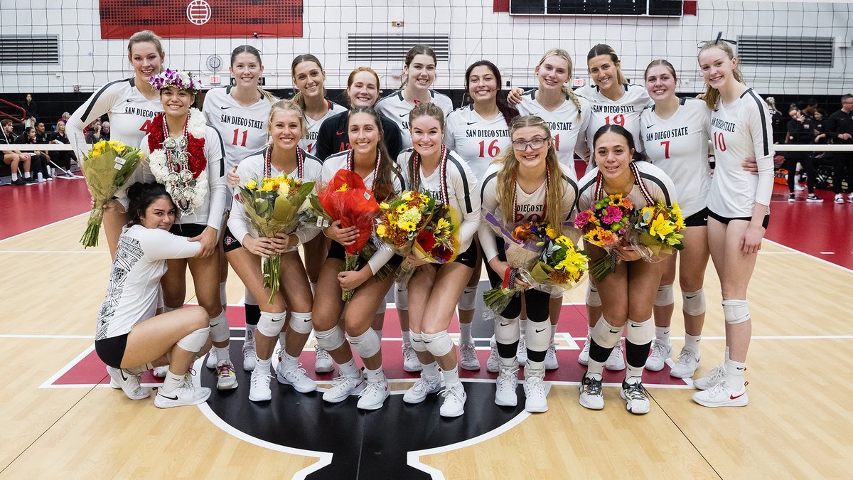 ICYMI, check out the photo gallery from our Senior Day match vs. UNLV. #GoAztecs 🔗 tinyurl.com/mwkrwt2d