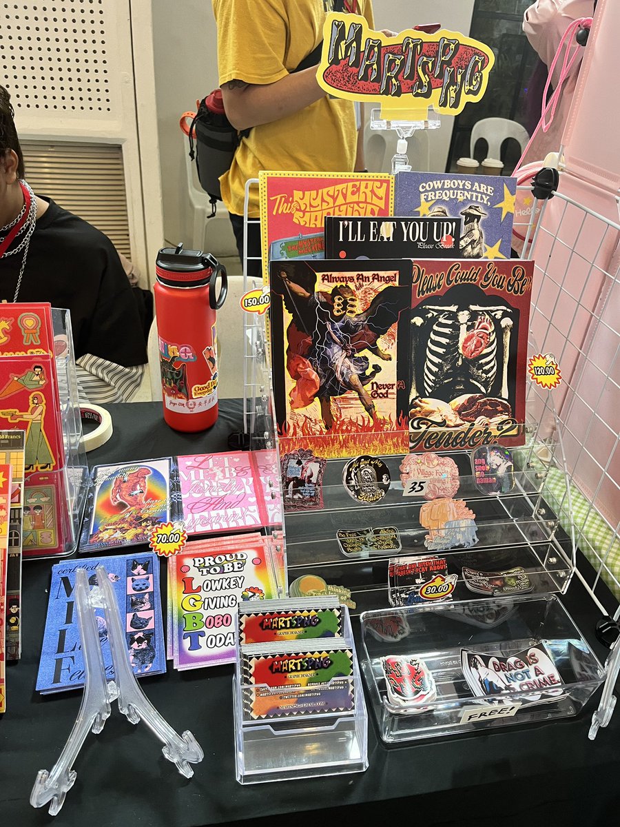martspng's tweet photo. nandito na pue tayo sa stickercon!! whitespace manila go na 🏃🏃🏃 https://t.co/uKPVpELB3n