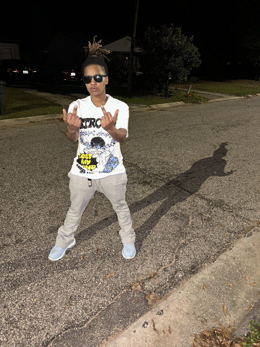 DrankGod4400's tweet photo. They say pressure bust pipes but pressure make diamonds 💎 💙 #LLMatt https://t.co/NSfFmKWJW1