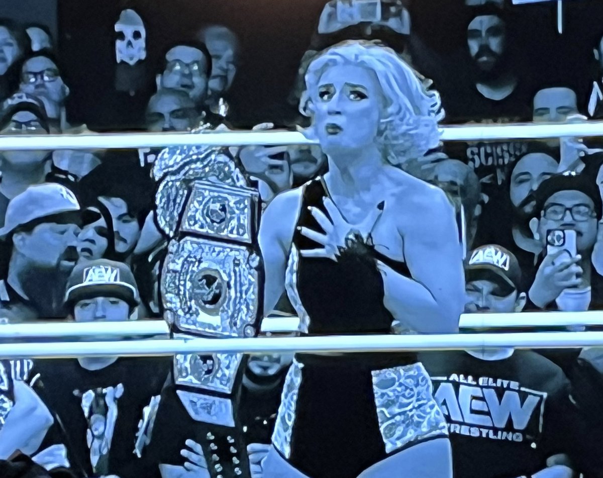 And your new champion of the world of elite theatre.