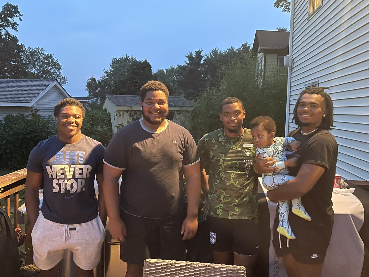 Family!!! FATHERS MATTER!!! @Curtthehumble1 @cliffthompson53 @GordonScooter @Grahamdad3
