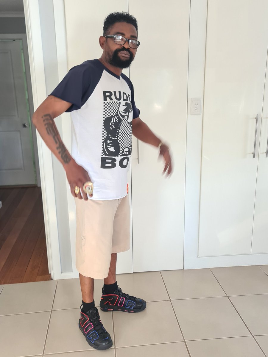 If you're interested in new Afro-beats and Reggae music here's the link open.spotify.com/user/123981623…