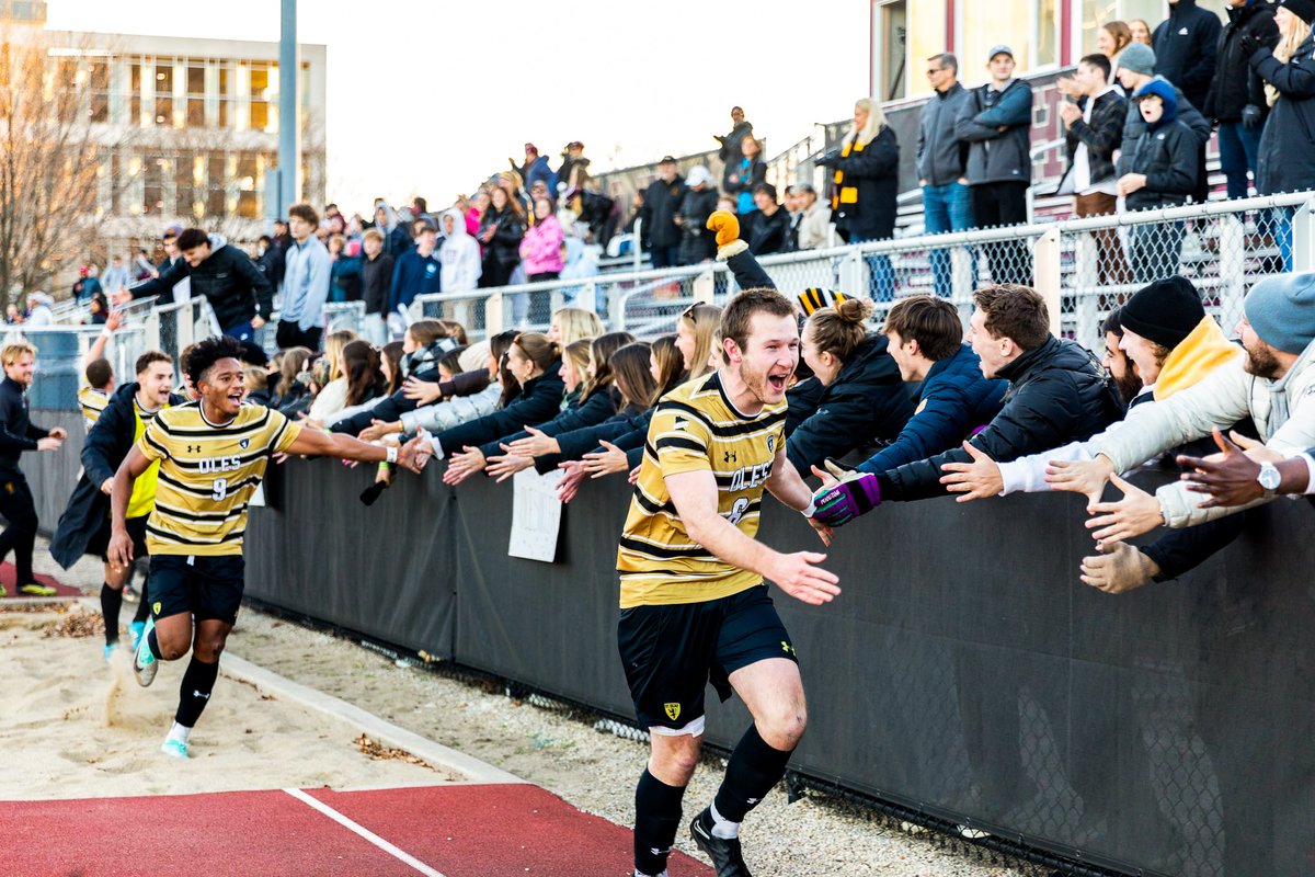 St. Olaf Athletics tweet media