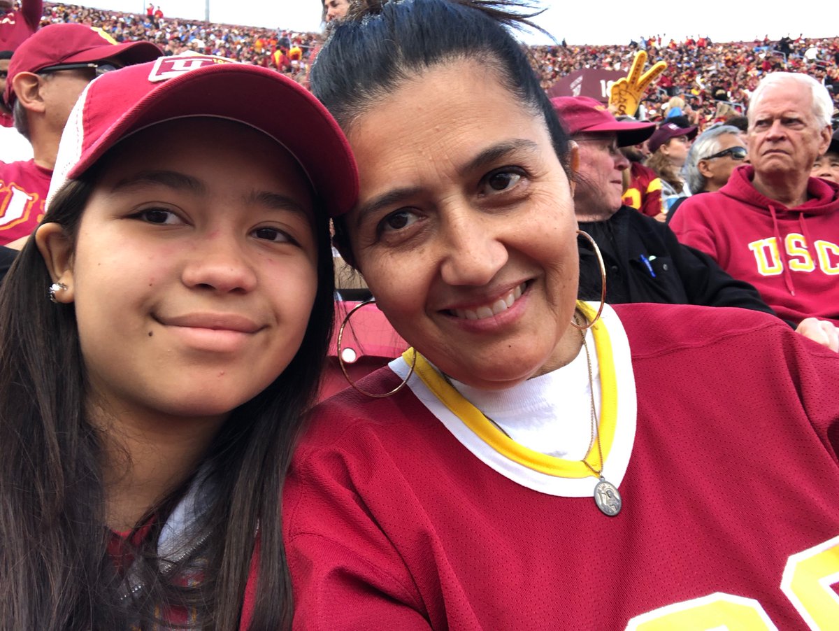 zorivelle's tweet photo. #USCSELFIE https://t.co/0YeqSrbjNk