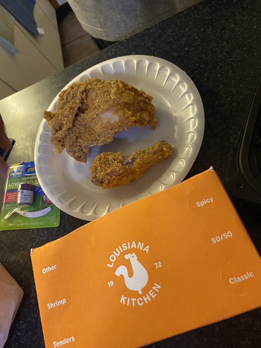 annagar83's tweet photo. @Popeyes where y’all get your chickens from cause this breast doesn’t match the leg 🤣 45 bucks for a deformed meal 🤦🏻‍♀️ https://t.co/iATVkphly7