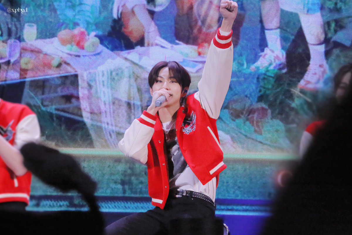 xpbgdbgd's tweet photo. 231118 롯데월드
#엔하이픈 #ENHYPEN #양정원 #정원 https://t.co/hKlWNwBTJH