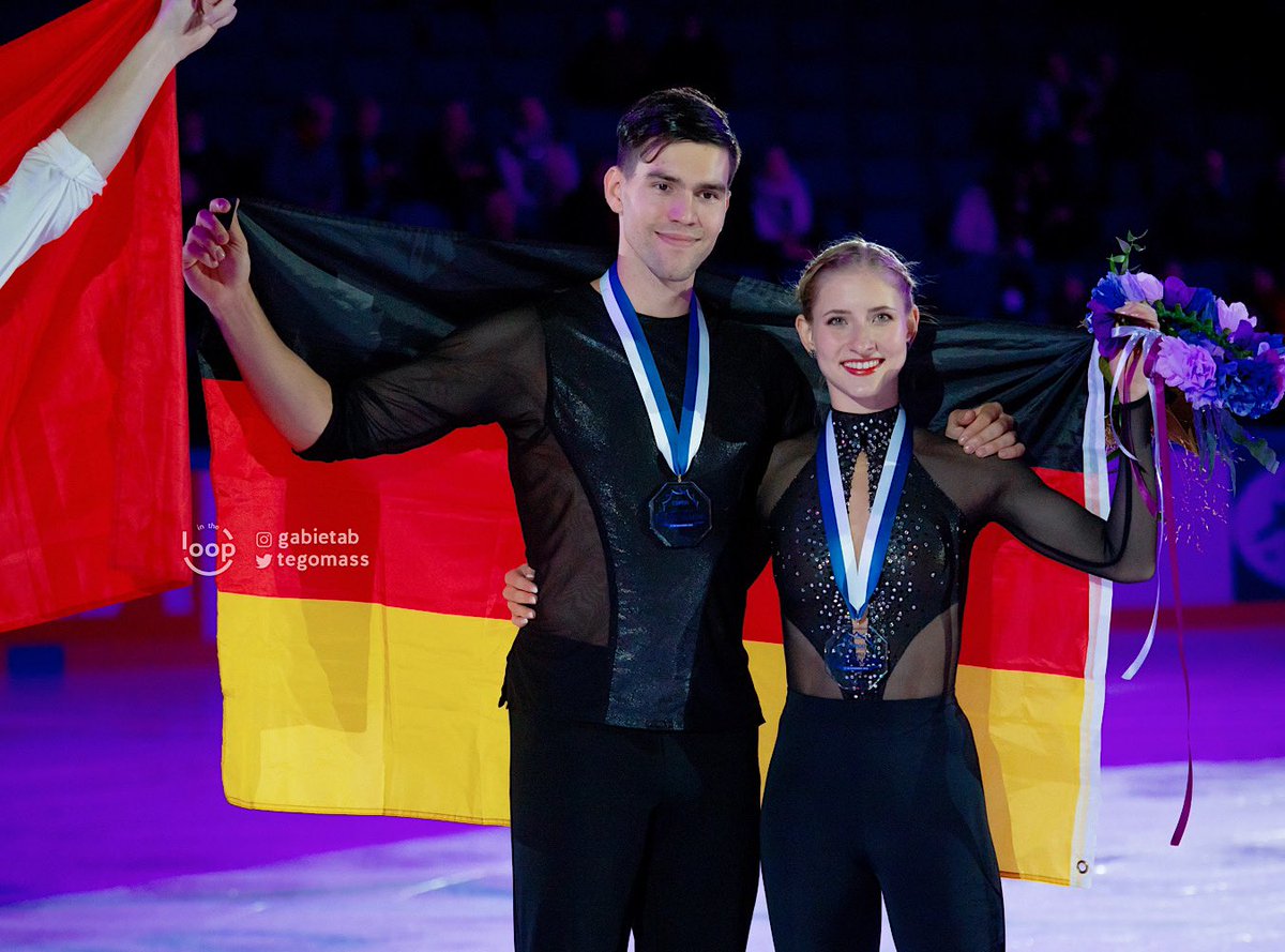 InTheLoPodcast's tweet photo. Congratulations to all our pairs winners at #GPEspoo23 🥹

🥇#MinervaFabienneHase / #NikitaVolodin 🇩🇪 
🥈#SaraConti / #NiccoloMacii 🇮🇹 
🥉#MariaPavlova / #AlexeiSviatchenko 🇭🇺 https://t.co/mG8K56Lh44