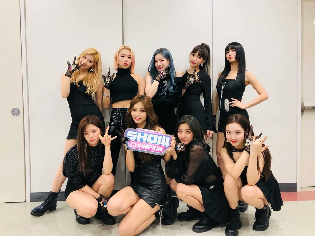 𝙻a chispa de nuestro día se ha recuperado en #𝐢tʼ𝑠𓇼𓈒࣪𝕠𝚞𝐫𓈒𝚋e𝑔i𝚗𝚗i𝚗g⁩ que nos trae una gran canción como ⁦#𝚑𝕒𝚙𝚙y·𝚍𝕖at𝚑𓈒࣪ꪆ𝚍𝕒y aunque no nos iremos del evento sin haber recibido nuestros autógrafos. 

𝙵av𝕠̄nius 𓊆 팬시한  𓊇 𝙶ir𝑙s  ִ ۫ 𓇼𓈒