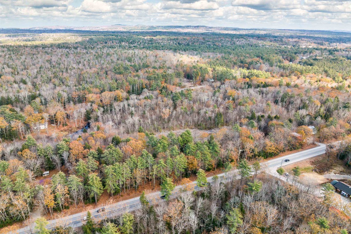 Opportunity on the fastest route connecting the bustling city of Boston, Massachusetts to the serene Alton Bay on Lake Winnipesaukee thedowgroup.com/homes-for-sale…