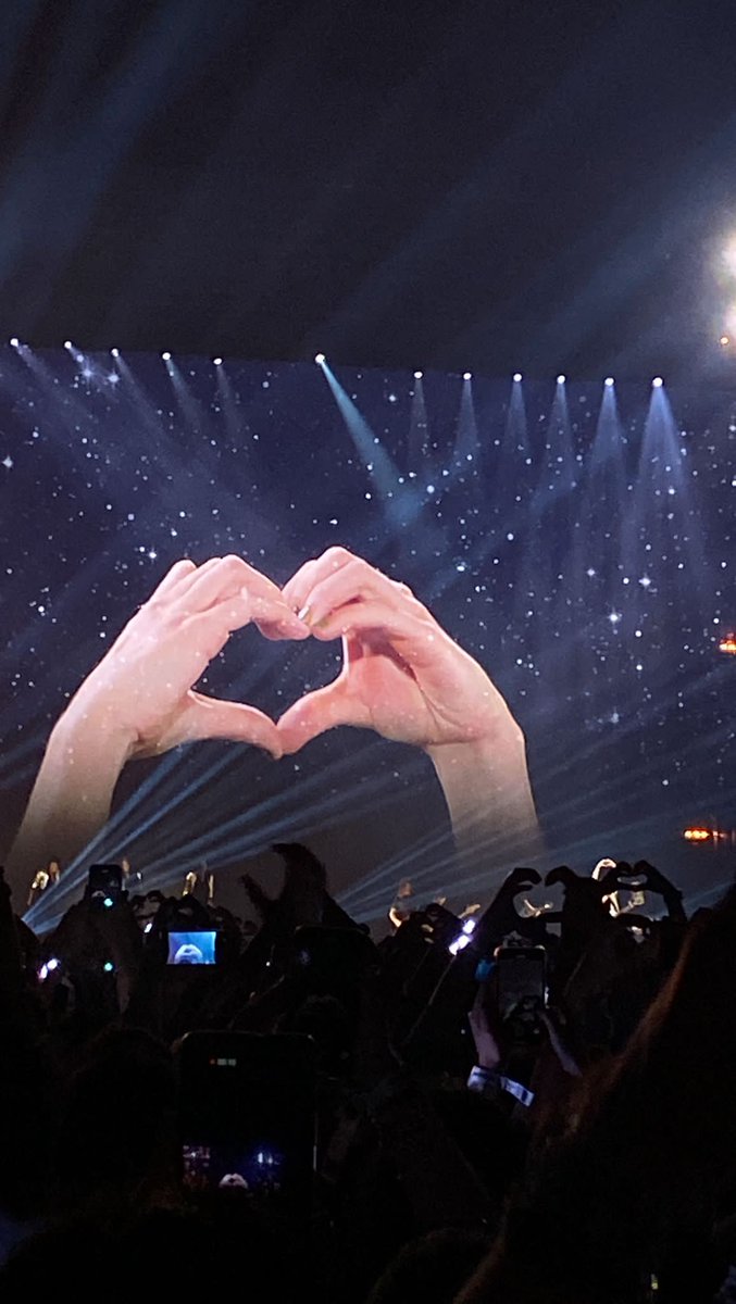 swiftvoragine's tweet photo. por siempre y para siempre, porque es nuestra promesa, you and me forevermore #TaylorWeWillStay https://t.co/zoOoICeNxC