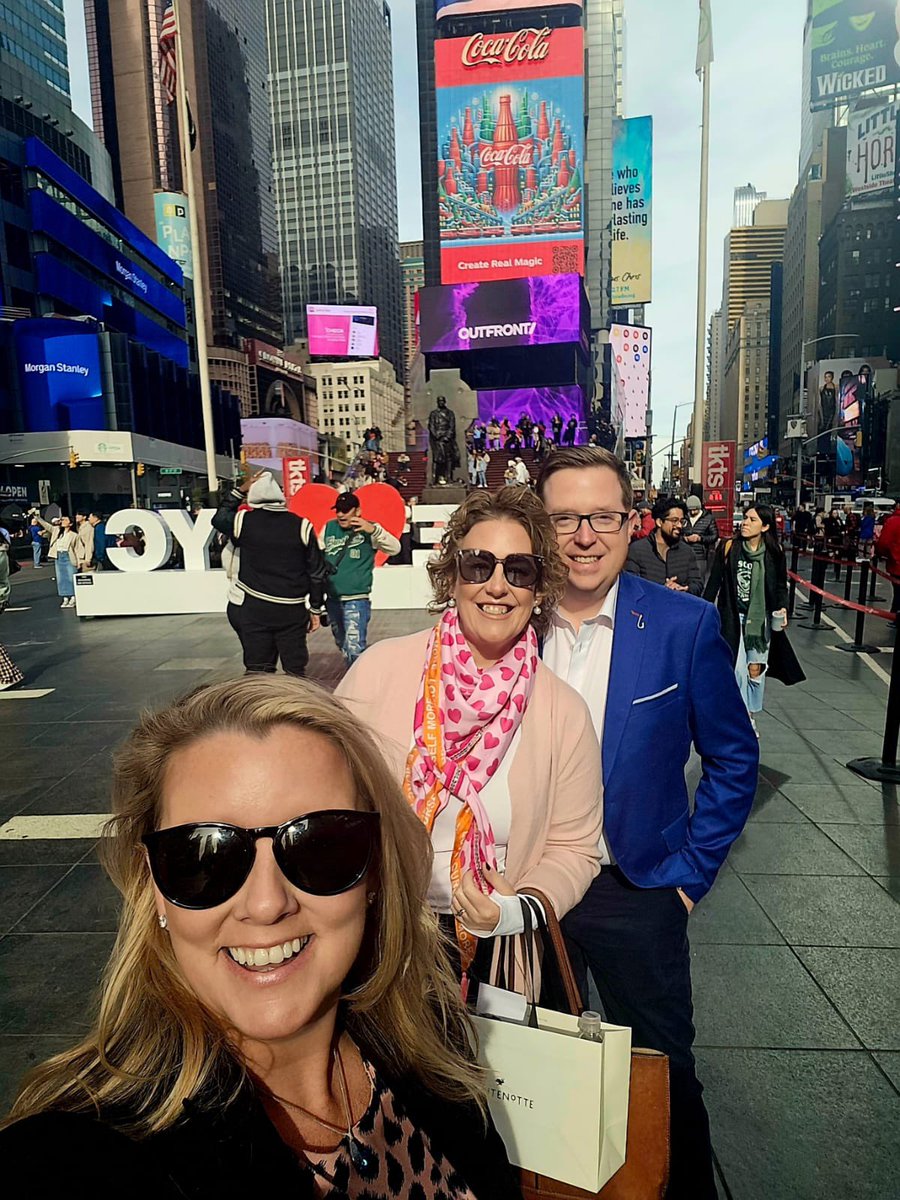 Fantastic to get some precious time to meet Katie & Mary from @katiesireland in Times Square NY yesterday! Delighted for them both to hear the success that they have had this year, so proud to be part of this success story at both @MontenotteH & @TheWilderDublin @TourismIreland