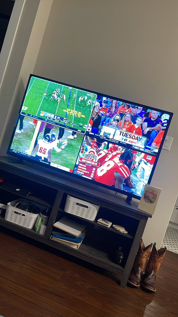 FreeWater_Whale's tweet photo. Yoooo s/o @YouTubeTV my shits working again!!! #SportsBetting #SoMuchBeer https://t.co/6FriKuZ4MZ