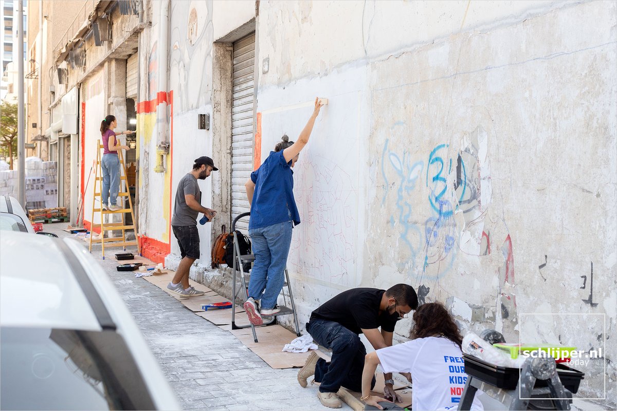 schlijperisrael's tweet photo. Walls of Hope, an art project to raise awareness of the kidnapped people held hostage in Gaza.
Where: Tel Aviv, Rabenu Khanan'el
When: 16 11 2023 10:41
What: #WallsOfHope #GraffitiTLV #wartimeTLV #BringThemHome #BringThemHomeNow๐๏ธ https://t.co/0fze1cmzGo
