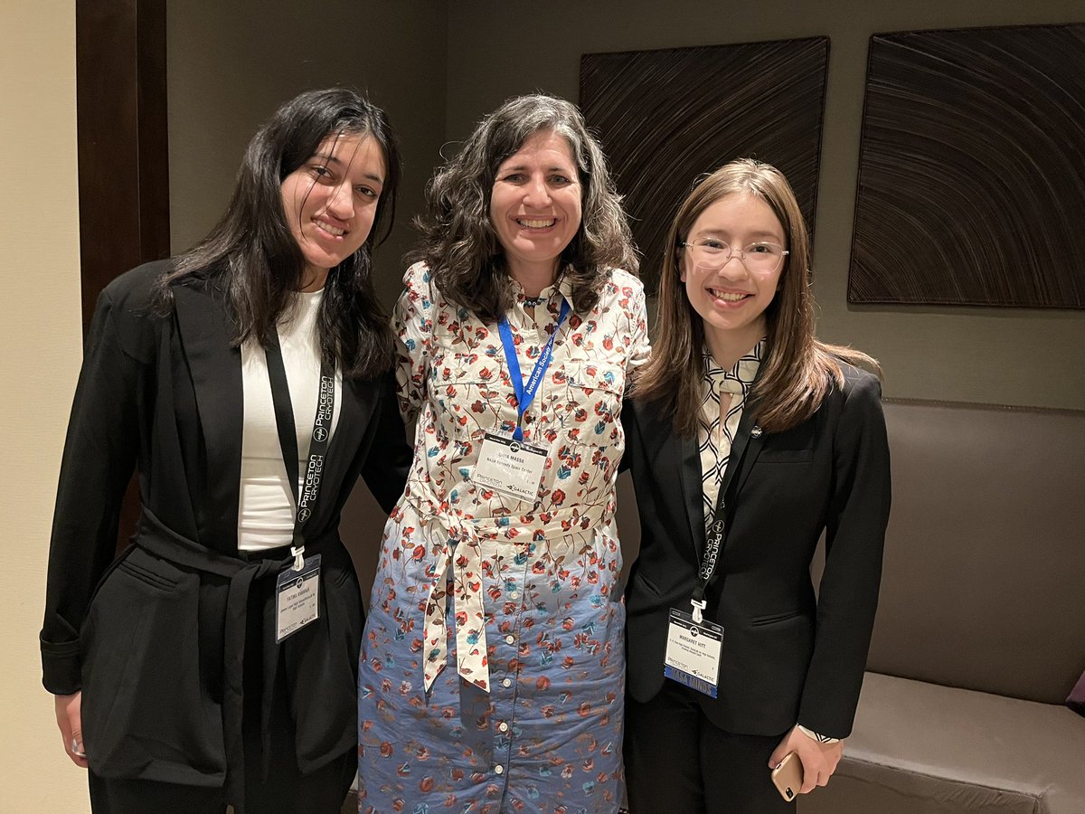 DowSpaceFarmers's tweet image. #DowHighSpaceFarmers Margaret Hitt met Dr. Gioia Massa, the legendary figure of @GrowBeyondEarth *in person* 😃🌱🚀👩‍🚀at 2023 American Society for Gravitational &amp;amp; Space Research Conference!
@plantsinspace @trentmsmith @halfbeet @pmillernelson @MidlandPS @ASGSRSpace @DoNASAScience