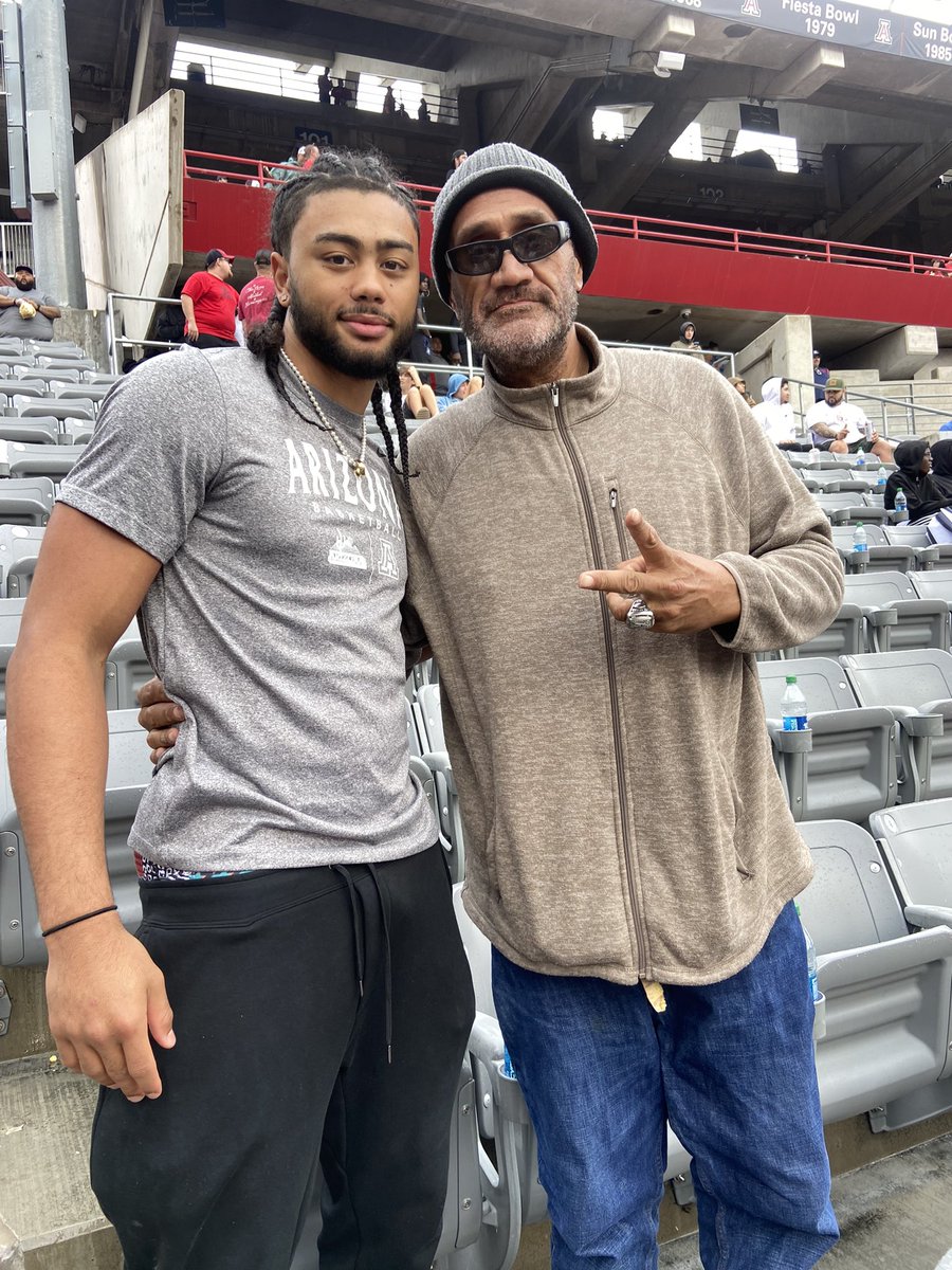 Shoutout my cousin <a href="/AinaAlepata/">Alepata Aina</a>
 On his visit to <a href="/ArizonaFBall/">Arizona Football</a>