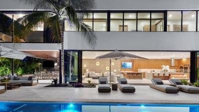 BuyAnnapolis's tweet photo. From an old Beatles haunt in London to ground breakings in Miami, there is always something happening in the world of real estate. In this roundup, AD PRO has everything you need to know. https://t.co/LuT6M22clq https://t.co/w0RylW3Sya