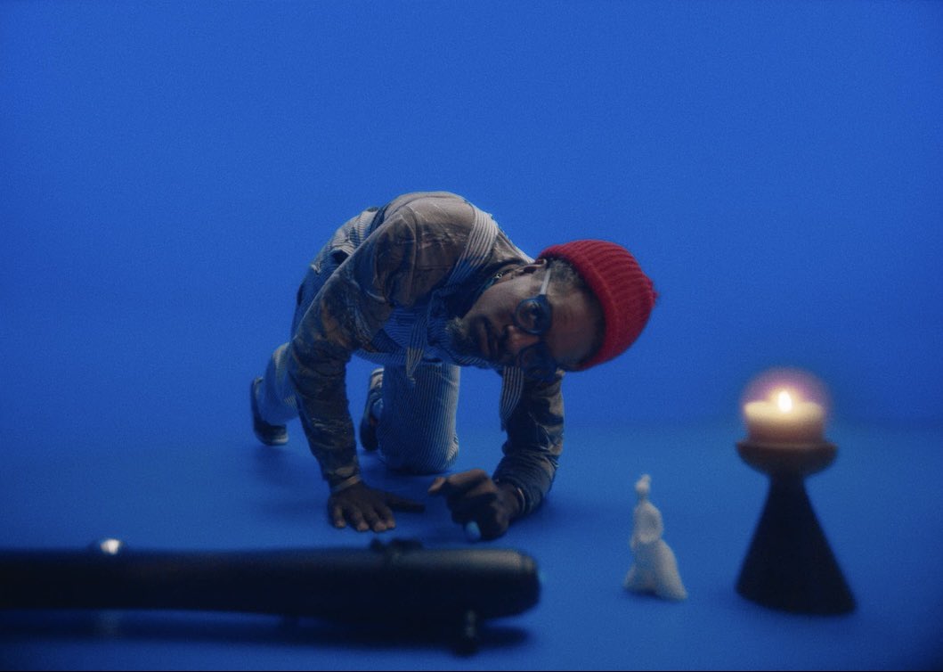 TheLog0s's tweet image. 💙

(listening)
directed by terence nance
amyriadofpyramids.com ∞