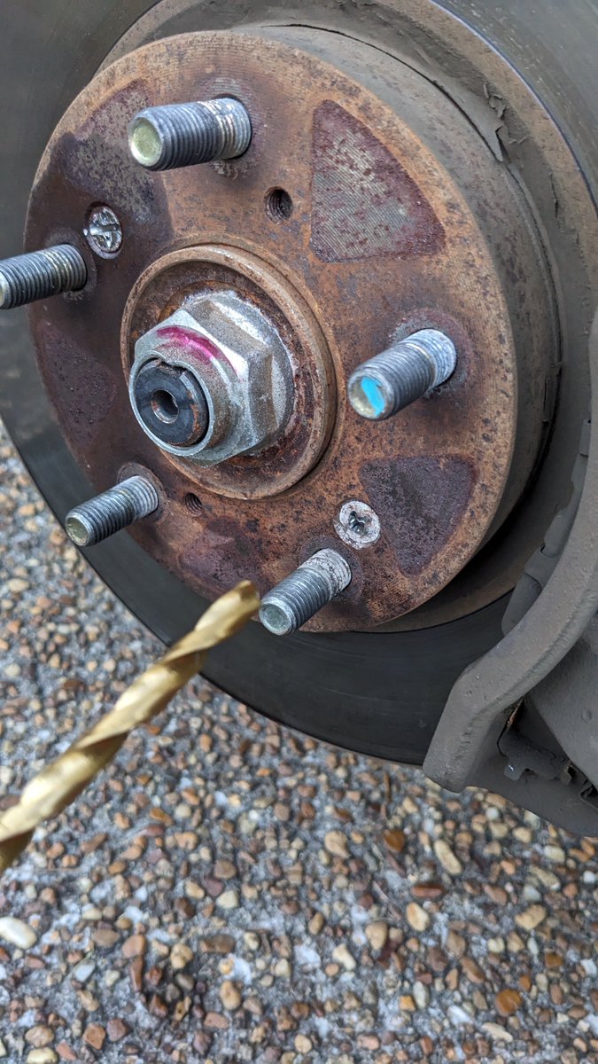 FowlerAskew's tweet photo. Honda brake rotor screw: 6
Impact wrench: 2
Impact screwdriver: 0
Torch: 0
Drill: 0 https://t.co/J0if7M1nLJ