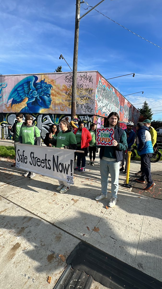 SNGreenways's tweet photo. The @SR99problems #WDoR2023 vigil along Aurora Ave N this morning brought together neighbors from around the community calling for a safer street for people of all ages traveling through the corridor. #WDR2023SEA #VisionZero https://t.co/8bzP6Mu5iW