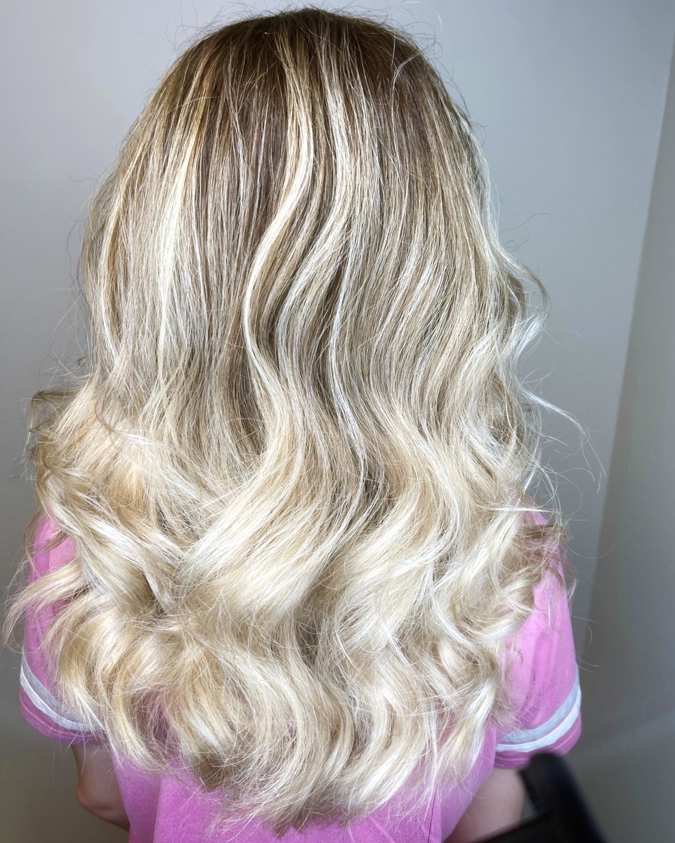 BEAUTIFUL BLONDE HAIR by Tami ✨ Schedule online or call 724-657-5156.
 #blonde #balayage #technique #hair #color #blended #beautiful #style #cosmo #bookonline #behindthechair #pabeauty #pabeautysupply #pabeautyofficial #maryturnerdayspa