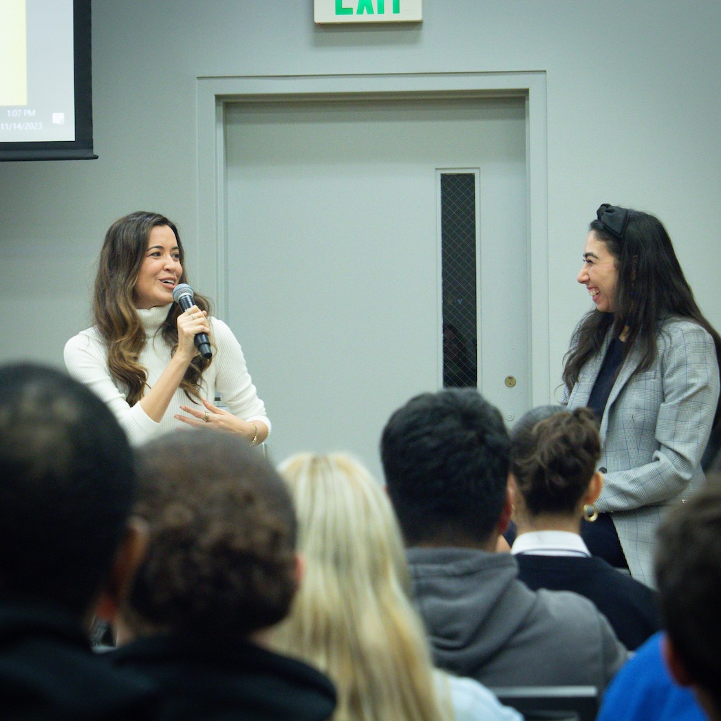 PurdueNorthwest's tweet image. PNW wrapped our #FirstGenCelebration on campus with a visit from author Alejandra Campoverdi on her book "First Gen: A Memoir." Thank you for inspiring our first-generation students to #PowerOnward!