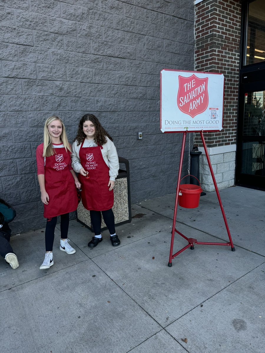 Runbeckhamrun's tweet photo. @WEMS_Raiders Leadership students serving the community today!  Doing the most Good! https://t.co/skzTHXwEhW