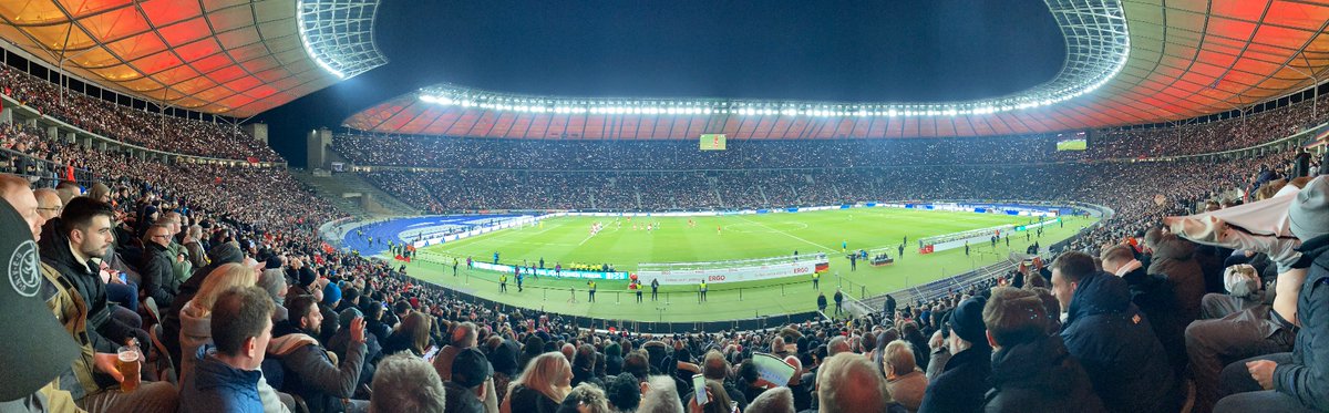 GeraldStein74's tweet photo. @Tasso2000 Ja, die Türken waren besser. War schöne Stimmung im Stadion https://t.co/5vyHCZIzw7