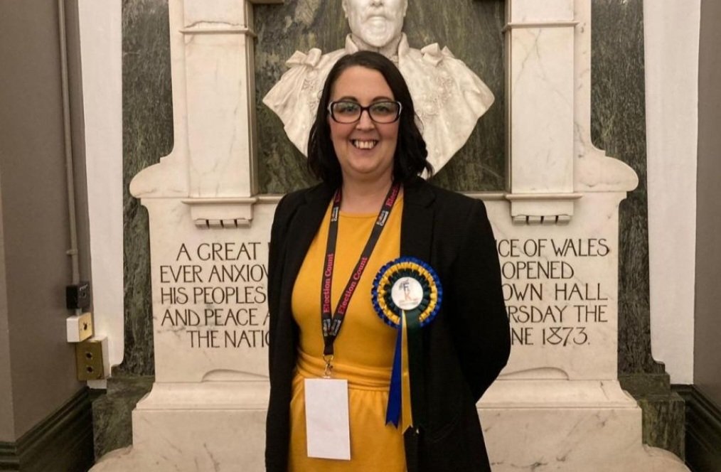 MrsTWilkinson's tweet photo. ✨️ A GOLDEN NIGHT FOR LOCALISM IN KEARSLEY WARD

💛 Tracey WINS with 1081 votes - Labour 2nd with 365 votes. Thank you to each and every person who took time out of their day to visit their polling station, &amp; also those who sent back their postal votes.

↗️ Onwards and upwards! https://t.co/woZSgb2Xmu