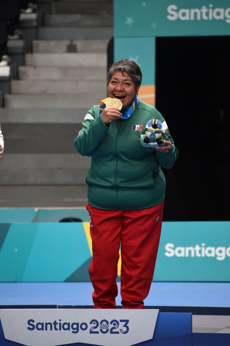 COPAME's tweet photo. 📣Claudia Pérez Villalba se sube a lo más alto del podio 👏con la medalla de oro.🥇 
🤩 Obteniendo su plaza a los Juegos Paralímpicos París 2024. 🇫🇷

🇲🇽 ¡Muchas felicidades, Claudia! 🔝💫 https://t.co/KjHHbEt2GV
