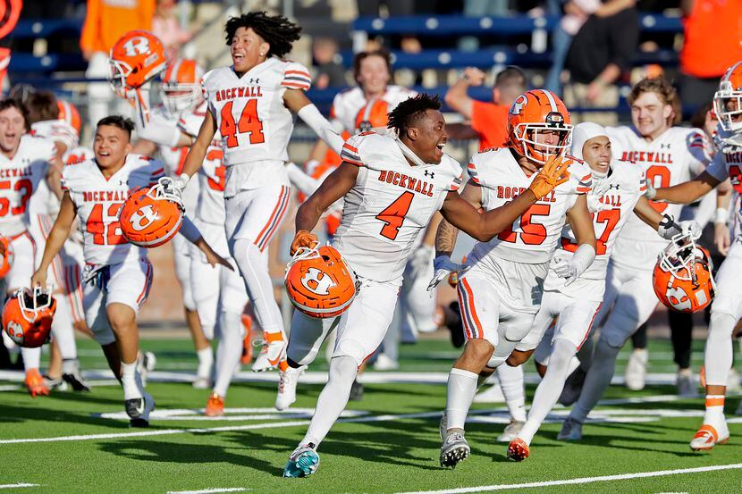 SportsDayHS's tweet photo. Rockwall hits late field goal to win high-scoring thriller over Waxahachie 😱🏈🏆

Kicker Luke Watkins: “I’ve never had a game-winning FG for my team before and I’ve been kicking since the seventh grade. I don’t know how to describe it. It’s crazy.”

🔗: https://t.co/ZBaDWb3m9I https://t.co/8y8lO9Z7HY