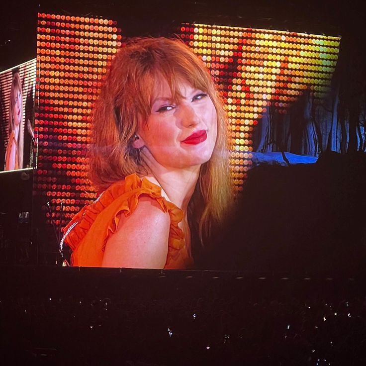 shawnxniallx's tweet photo. eres una gran persona con un hermoso corazón y alguien que nunca debe dejar de brillar, todo va a estar bien Taylor <3

 #WeLoveYouTaylor https://t.co/7fBLRjIGSX
