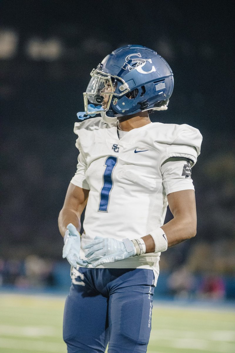 j1young_'s tweet photo. Tough loss last night but extremely proud of my guys on a great season💯
#blessed  

Semi- Final Highlights vs Mater Dei:
1 Interception 
1 Receiving Touchdown
3 Tackles
100+ All Purpose Yards
@bruce_bible @GregBiggins @adamgorney @ChadSimmons_ @BrandonHuffman @SierraCanyonFB https://t.co/Li497kMJxl