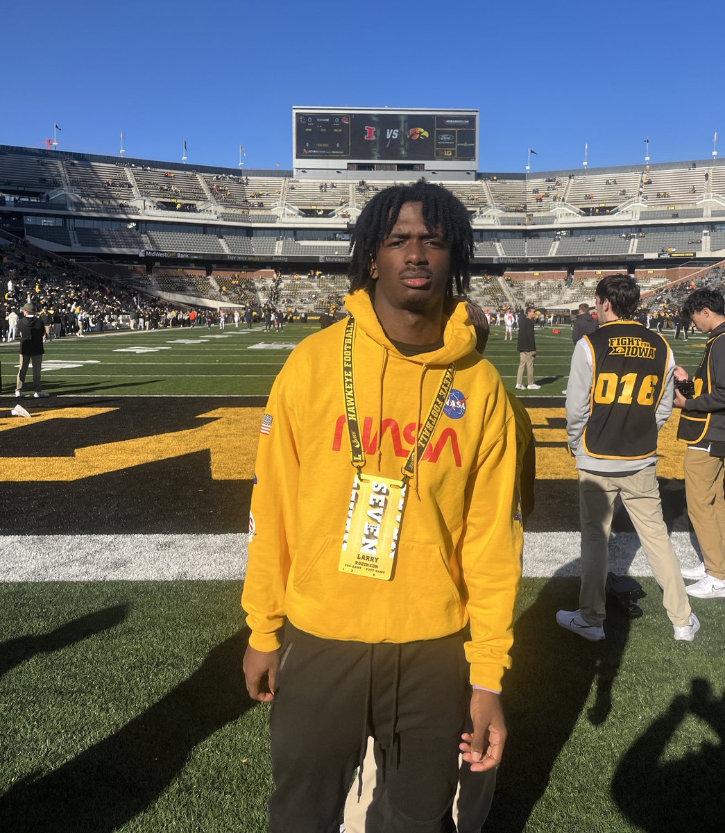 Great Visit to University of Iowa @HawkeyeFootball. I’m thankful. Got to speak with coaches @Abdul_Hodge and met WR coach @CopelandKelton. Great facilities and people. @jmac___19 @KirkwoodFB @JPRockMO